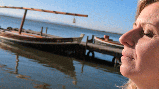 Eva tomando el sol en la Albufera de Valencia